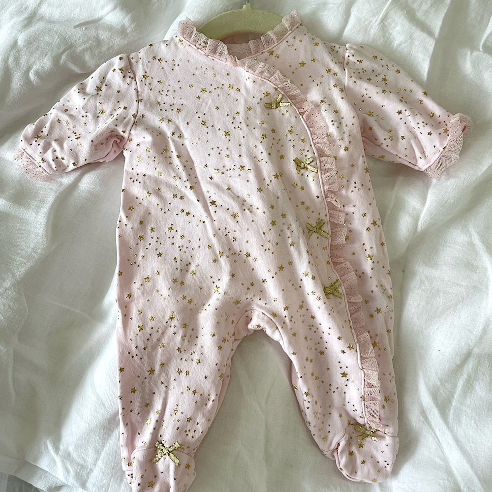 NEWBORN | LITTLE ME | RUFFLED FOOTIE